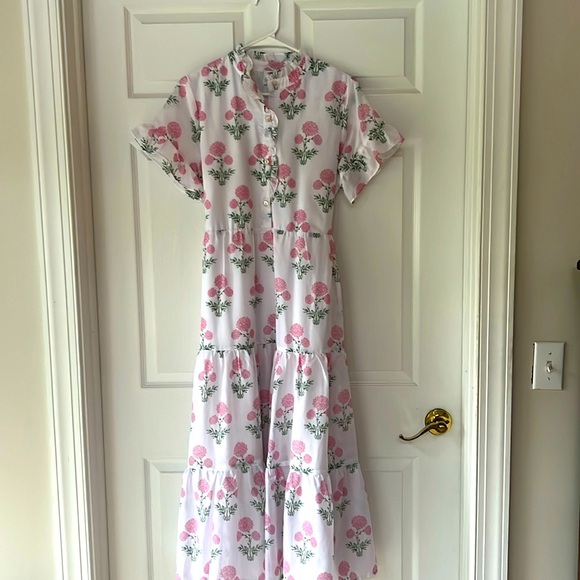 j.marie Dresses & Skirts - Pretty floral dress, with ruffle details and pockets. Can be worn w/ or w/o sash